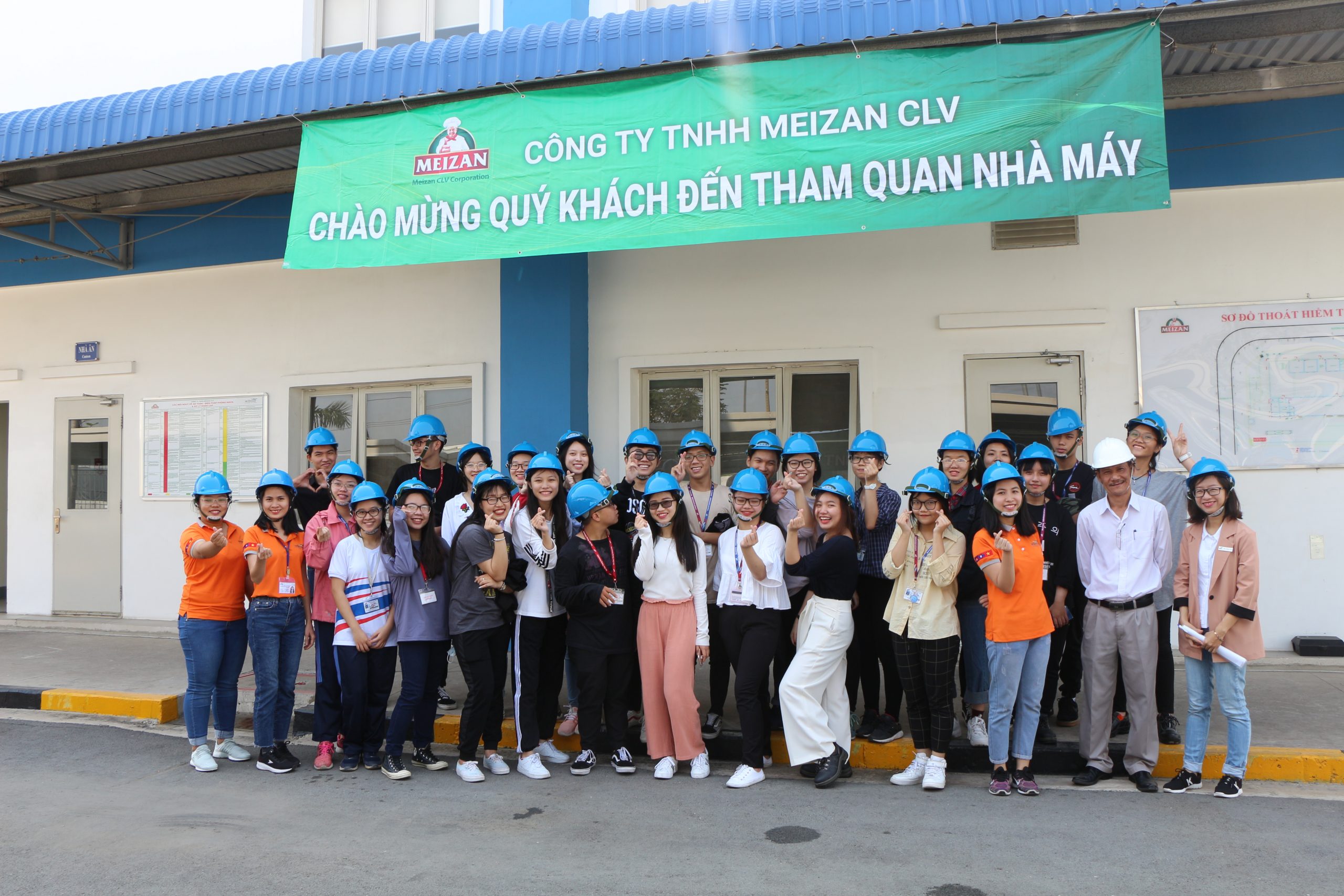 Hơn 70 sinh viên đại học Tôn Đức Thắng tham quan nhà máy MCC