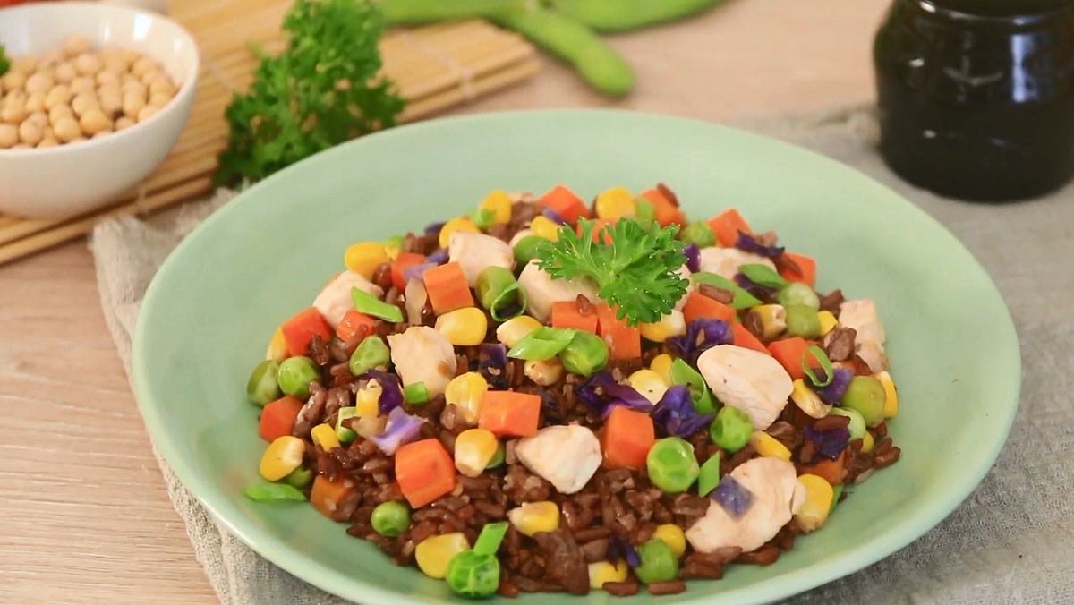 Cơm chiên gạo lứt vị mắm ruốc