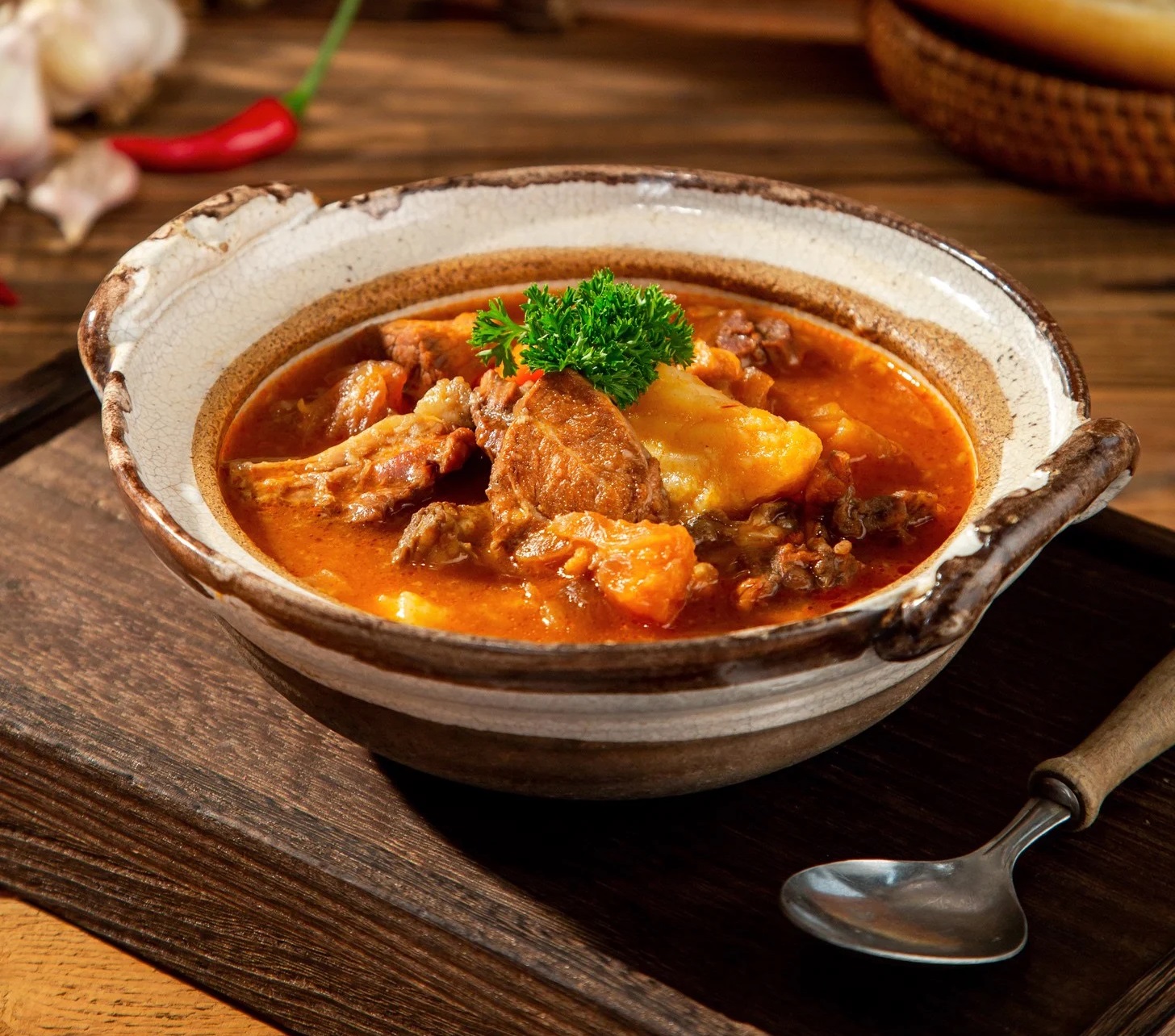 Bắp bò nấu sữa và hoa hồi